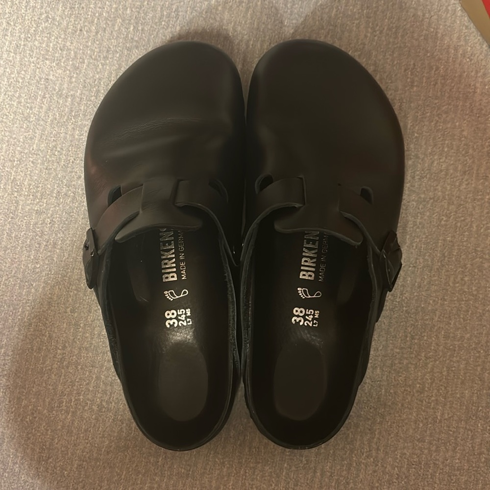 Black Boston exquisite clogs